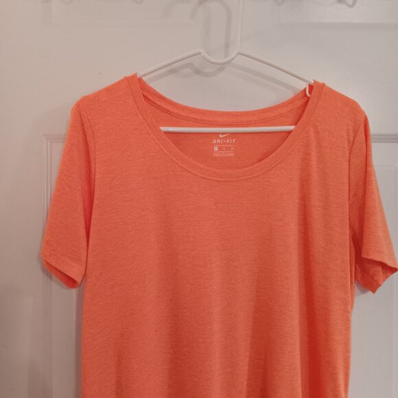 Nike Dri-Fit Polyester T-shirt Womens XL Orange with White Logo light weight D15 - Picture 4 of 6